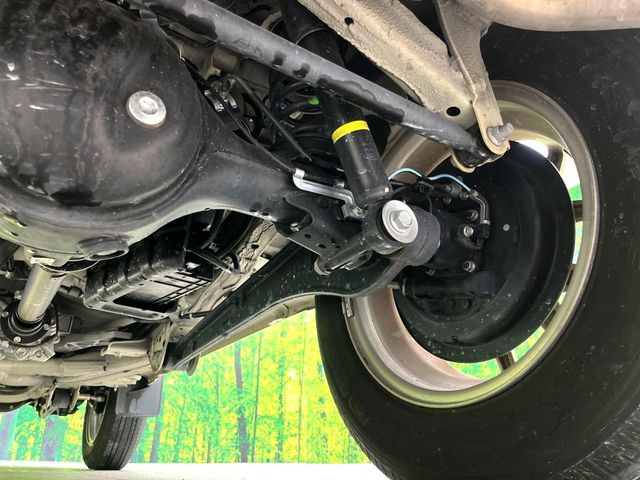 お車を安心してお乗りいただく為には、足回りの定期点検が欠かせません。サービスサポート(有償保証)では無料点検もご提供しており、安心のカーライフをお過ごしいただけるサポート体制が整っています。