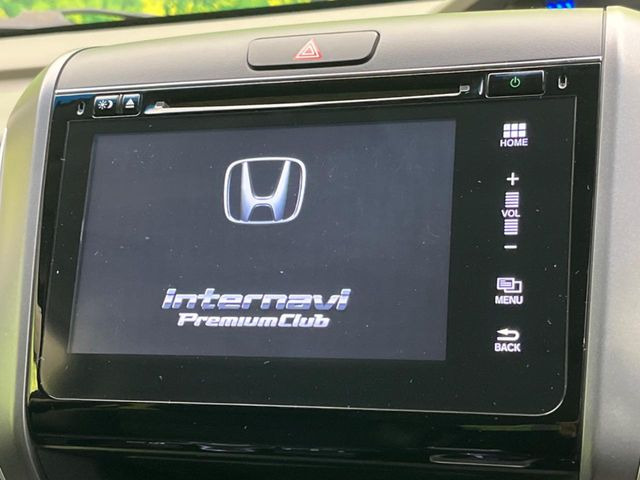 �y�����i�r�z�l�C�̏����i�r�𑕔����Ă���܂��B�i�r�̎g���₷���͂������A�I�[�f�B�I�@�\���[��!�L�����v�◷�s�͂������A�ʋ΂┃�����ȂǕ��i�̃h���C�u���y�����Ȃ�͂���