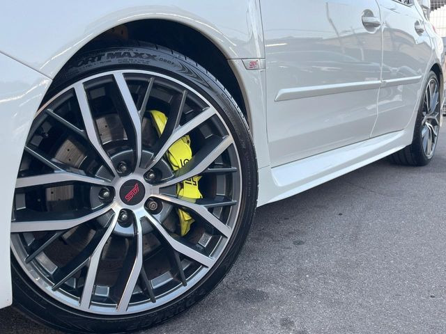 �y�O���[�h��p����19�C���`�A���~�z�C�[���z�f�U�C�����̍��������A���~�z�C�[���𑕒����Ă���܂��B�e��ЊO�A���~�z�C�[����A�X�^�b�h���X�^�C�����戵�����Ă���܂��B���񂲑��k����������