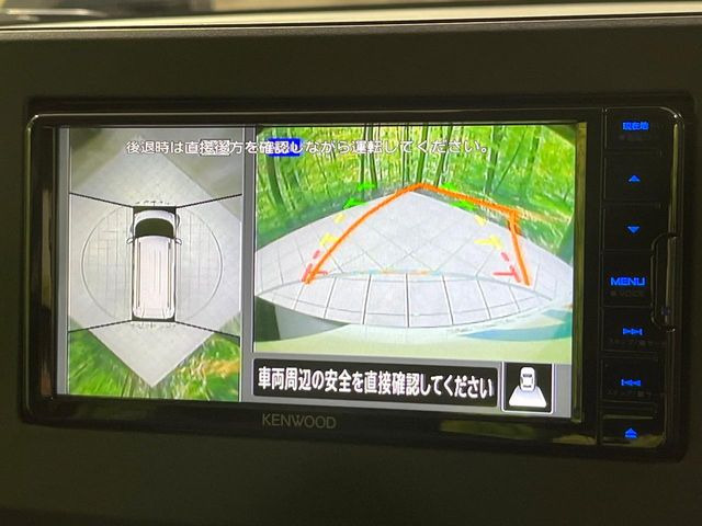 �y�}���`�A���E���h���j�^�[�z��p�̃J�����ɂ��A�ォ�猩���낵���悤�Ȏ��_��360�x�N���}�̎��͂��m�F���邱�Ƃ��ł��܂������p�������m�F���₷���A�����ꏊ�ł̐؂�Ԃ��⒓�Ԃ��X���[�Y�ɍs���܂��B