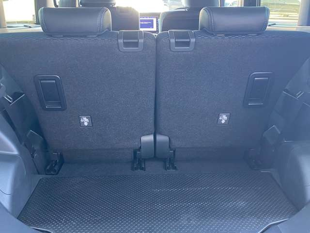 �݌Ɏԗ��Ɋւ��Ă͂��q�l�ɂ��ǂ����̂����񋟂���ׂɕi���ɍS���Ďd������s���Ă���܂��B�e���Ԃ̏�Ԃ͂��ꂼ��ł��̂ł����k���ɓ��X�X�^�b�t�������������Ē����܂��̂ł����S���������܂��B