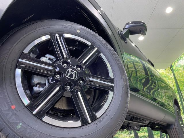 �y����16�C���`�A���~�z�C�[���z�O�ςɃ}�b�`���������A���~�z�C�[���𑕒����Ă���܂��B�e��ЊO�A���~�z�C�[����A�X�^�b�h���X�^�C�����戵�����Ă���܂��B���񂲑��k����������