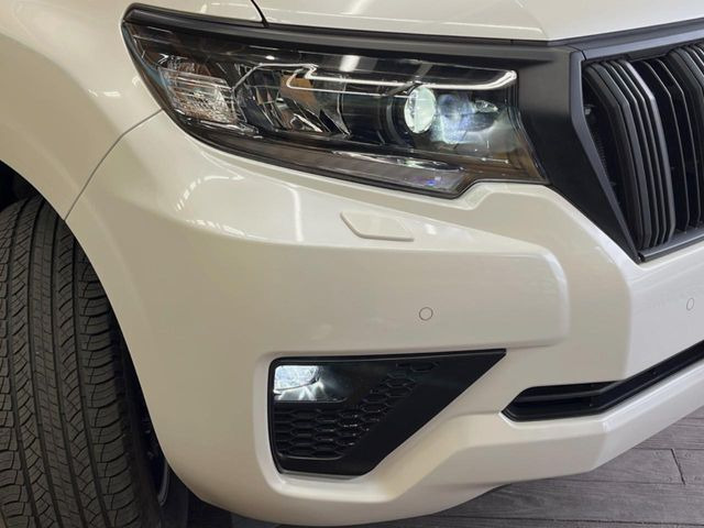 �yLED�w�b�h���C�g�z���V����ԑ��s�����ǍD�Ȏ��E���m�ۂ����S���ĉ^�]�ł��鍂�P�xLED�w�b�h���C�g�𑕔�!�_�����x�������A����d�͂��}�����Ă��܂��B