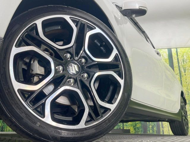 �y�����A���~�z�C�[���z�O�ςɃ}�b�`���������A���~�z�C�[���𑕒����Ă���܂��B�e��ЊO�A���~�z�C�[����A�X�^�b�h���X�^�C�����戵�����Ă���܂��B���񂲑��k����������