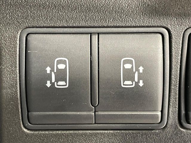 �y�����p���[�X���C�h�h�A�z�X�}�[�g�L�[��^�]�Ȃ̃X�C�b�`�Ō�ȗ����X���C�h�h�A�̊J���\���d��������͂����ăh�A���J����K�v�������A�����Ȃ��q�l�ł��ȒP�ɊJ���߂ł����K�ł���