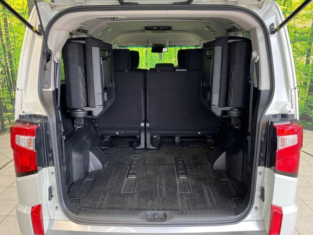 ���i�̂���������ʋ΁A���}���ɏ\���ȉ׎��X�y�[�X���m�ۂ��Ă���܂��B�Z�J���h�V�[�g��|���ƁA�傫�ȉו��̐ύڂ��\�ł���