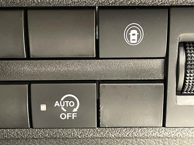 �y�C���e���W�F���g�G�}�[�W�F���V�[�u���[�L�z�t�����g�J�����őO���̎ԗ�����s�҂����m�B�Փ˂������Ȏ��͏Փ˔�Q�y���u���[�L���쓮�A�Փˉ�����T�|�[�g�B�����S�Ƀh���C�u�����y���݂��������܂��B