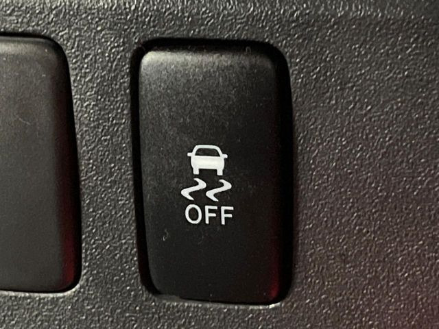 �y������h�~���u�z�ԗ��̉���������m����ƁA�����I�Ɏԗ��̐i�s������ۂ悤�Ɏԗ��𐧌䂵�܂��B�J�̓��ȂǊ���₷���H�ʏ󋵂ł����S�ȉ^�]���\�ł��B