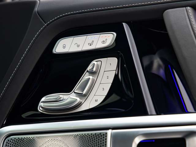 �y �J�X�^�}�C�Y �z��ȃJ���[�����O�͔������郉�b�s���O���������߁B�O��̃o���p�[�ƐF���������ăp���_�̂悤�ȃc�[�g��(�c�[�g�[��)�̎d�l�ɂ��Ă������ł���B�����k���҂����Ă���܂��B