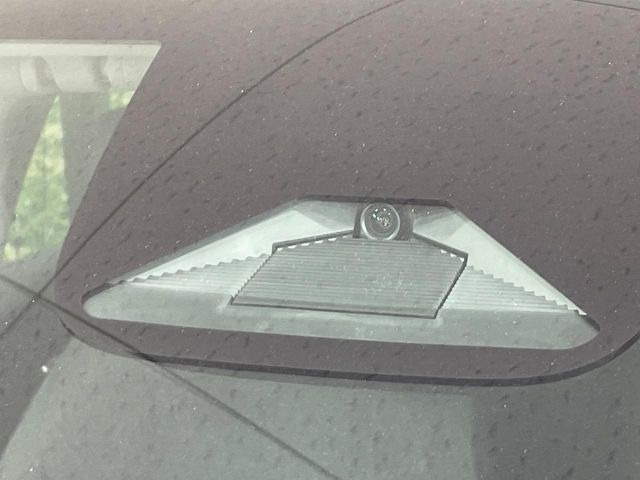 �y�z���_�Z���V���O�z���s���ɑO���̎ԗ�����F�����A�Փ˂������Ȏ��͌x��ƃu���[�L�ŏՓˉ���Ɣ�Q�y�����A�V�X�g�B�����S�Ƀh���C�u�����y���݂��������܂��B