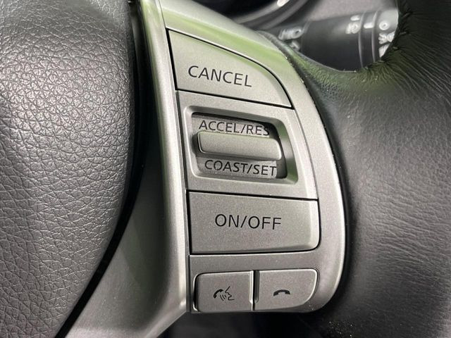 �y�N���[�Y�R���g���[���z�������H�����N���N���s�B�A�N�Z���𗣂��Ă���葬�x�ő��s���ł��A�������^�]���̕��S���y��!�����E�������ȒP�ȃX�C�b�`����Œ����ł��܂��B