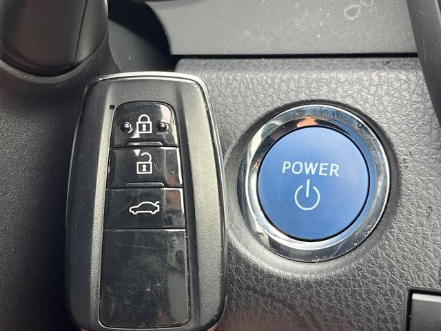 �y�X�}�[�g�L�[�z�J�o����|�P�b�g�ɓ��ꂽ�܂܂ł��h�A�̎{���E�������\�ȃX�}�[�g�L�[�𑕔��B�G���W���̃I���E�I�t�����J�M�����o���K�v����������Ƃ��Ă��֗��ł���