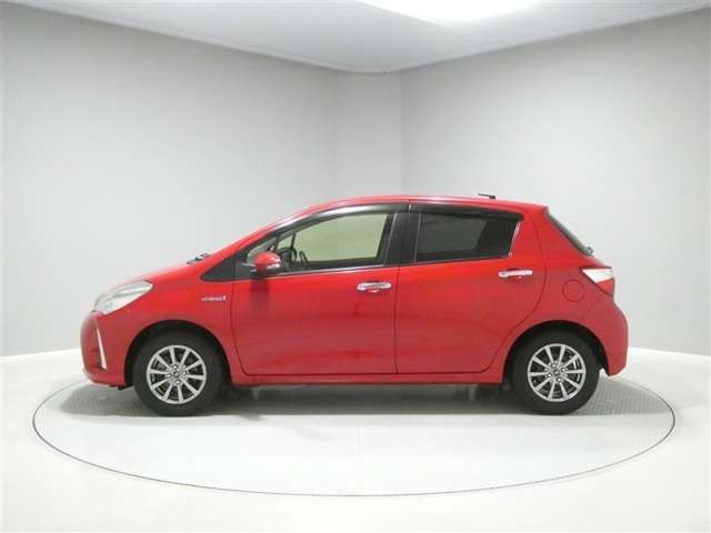 ヴィッツ1.5 ハイブリッド F セーフティ エディションII