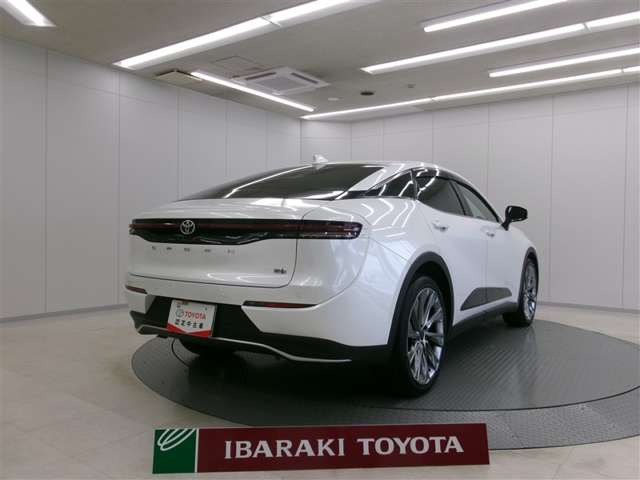 クラウンクロスオーバー2.5 G レザー パッケージ E-Four 4WD