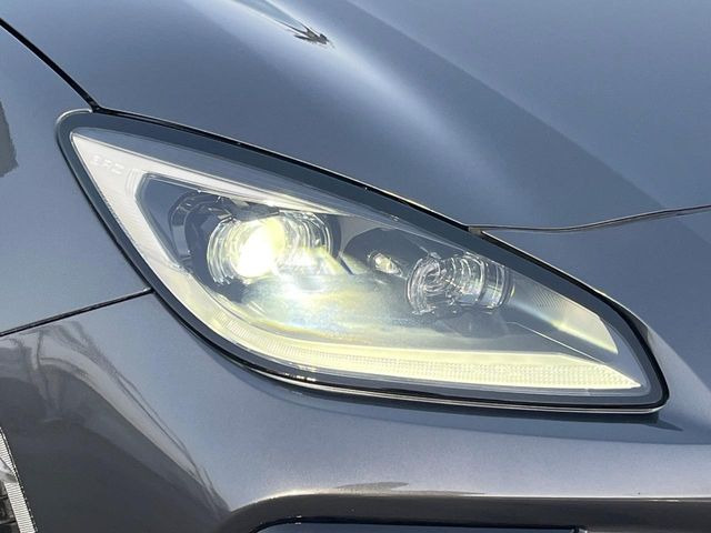 �yLED�w�b�h���C�g�z���V����ԑ��s�����ǍD�Ȏ��E���m�ۂ����S���ĉ^�]�ł��鍂�P�xLED�w�b�h���C�g�𑕔�!�_�����x�������A����d�͂��}�����Ă��܂��B