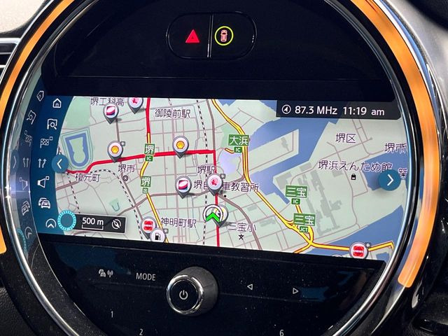 �������i�r:��̊��̂���i�r�́A����������ԓ������o���Ă���܂��B�I�[�f�B�I�@�\���[�����Ă���܂��̂ŁA�^�]�����y���߂܂���