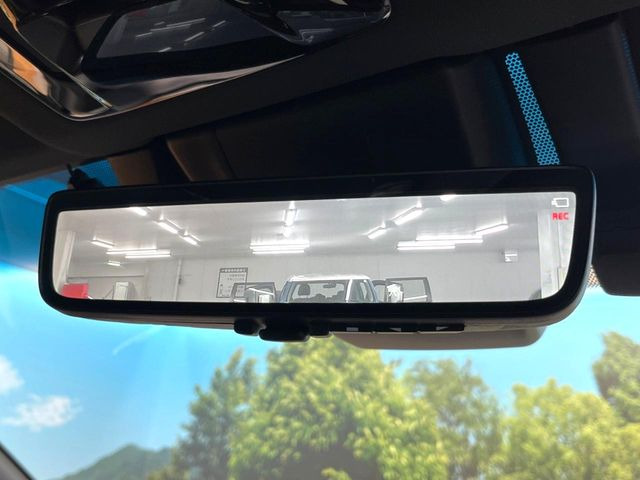 �y�f�W�^���C���i�[�~���[�z�J�������B�e�����ԗ�����̉f�������[���~���[���ɕ\���B�N���A�Ȏ��E�ŏ󋵂̊m�F���\�ł�!���h�����R�@�\�����p�ɂ͕ʓrSD�J�[�h�����p�ӂ��������ꍇ������܂��B