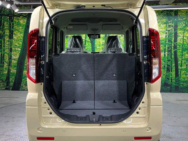 ���i�̂���������ʋ΁A���}���ɏ\���ȉ׎��X�y�[�X���m�ۂ��Ă���܂��B�Z�J���h�V�[�g��|���ƁA�傫�ȉו��̐ύڂ��\�ł���