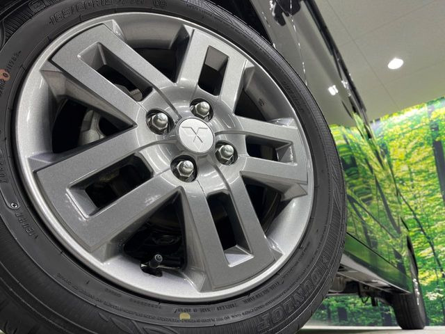 �y����15�C���`�A���~�z�C�[���z�O�ςɃ}�b�`���������A���~�z�C�[���𑕒����Ă���܂��B�e��ЊO�A���~�z�C�[����A�X�^�b�h���X�^�C�����戵�����Ă���܂��B���񂲑��k����������