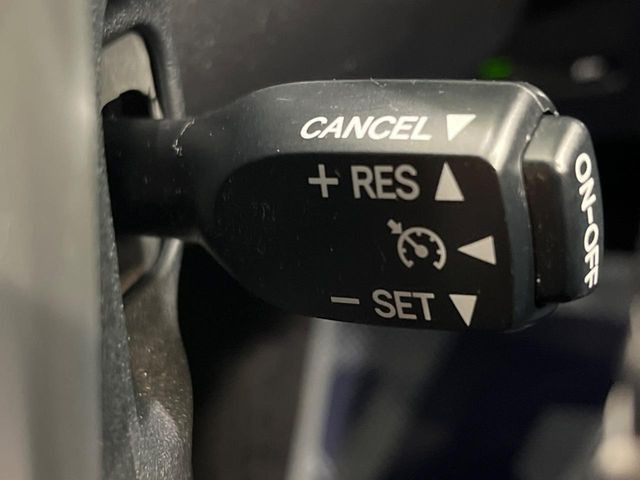 �y�N���[�Y�R���g���[���z�������H�����N���N���s�B�A�N�Z���𗣂��Ă���葬�x�ő��s���ł��A�������^�]���̕��S���y��!�����E�������ȒP�ȃX�C�b�`����Œ����ł��܂��B