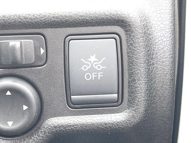 �y�C���e���W�F���g�G�}�[�W�F���V�[�u���[�L�z�t�����g�J�����őO���̎ԗ�����s�҂����m�B�Փ˂������Ȏ��͏Փ˔�Q�y���u���[�L���쓮�A�Փˉ�����T�|�[�g�B�����S�Ƀh���C�u�����y���݂��������܂��B