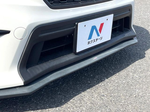 �ySTI�X�^�C���p�b�P�[�W�z�t�����g�E�T�C�h�E���A��STI�̃G�A���œ���B�O�ς̃X�|�[�e�B�[�����ۗ������Ă���邾���łȂ��A�������s���̋�̓o�����X���œK�����Ă���܂��B