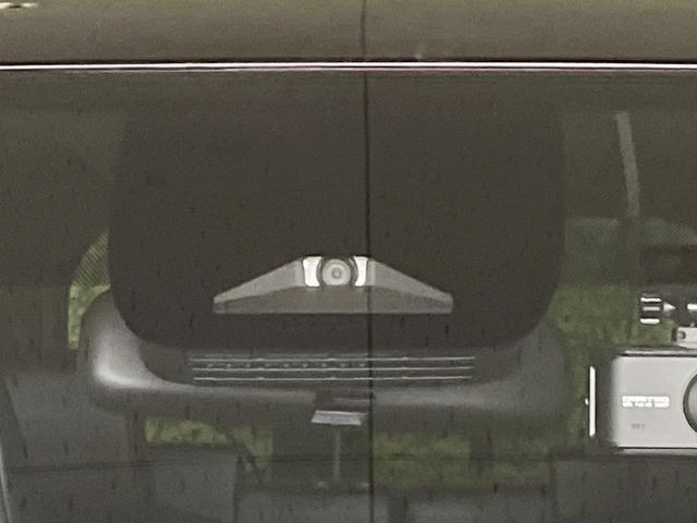 �y�g���^�Z�[�t�e�B�Z���X�z���s���ɑO���̎ԗ�����F�����A�Փ˂������Ȏ��͌x��ƃu���[�L�ŏՓˉ���Ɣ�Q�y�����A�V�X�g�B�����S�Ƀh���C�u�����y���݂��������܂��B