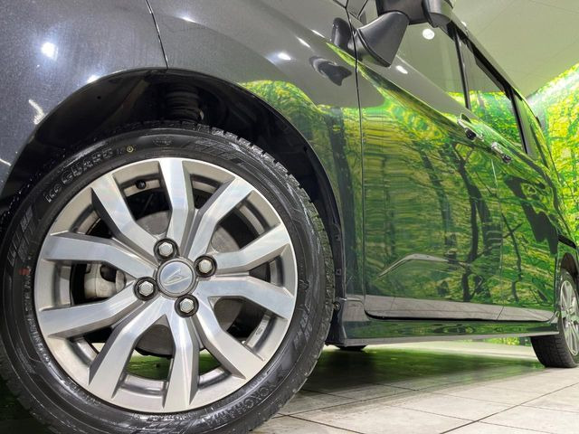 �y����15�C���`�A���~�z�C�[���z�O�ςɃ}�b�`���������A���~�z�C�[���𑕒����Ă���܂��B�e��ЊO�A���~�z�C�[����A�X�^�b�h���X�^�C�����戵�����Ă���܂��B���񂲑��k����������