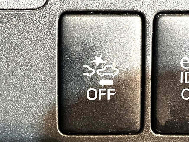 �y�X�}�[�g�A�V�X�g�z���s���ɑO���̎ԗ�����F�����A�Փ˂������Ȏ��͌x��ƃu���[�L�ŏՓˉ���Ɣ�Q�y�����A�V�X�g�B�����S�Ƀh���C�u�����y���݂��������܂��B