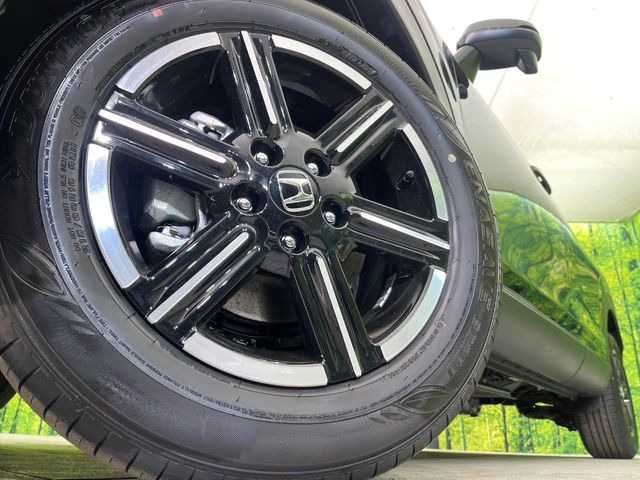 �y����16�C���`�A���~�z�C�[���z�O�ςɃ}�b�`���������A���~�z�C�[���𑕒����Ă���܂��B�e��ЊO�A���~�z�C�[����A�X�^�b�h���X�^�C�����戵�����Ă���܂��B���񂲑��k����������