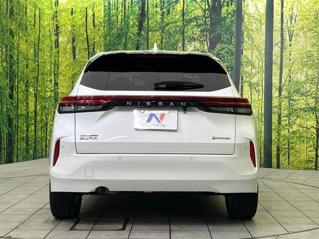 安心の最長10年・走行無制限保証(有償)をご用意。保証内容も充実はもちろん、無料点検&オイル交換や、年中無休の全国・24時間ロードサービスも付帯されておりますのでご安心下さい。