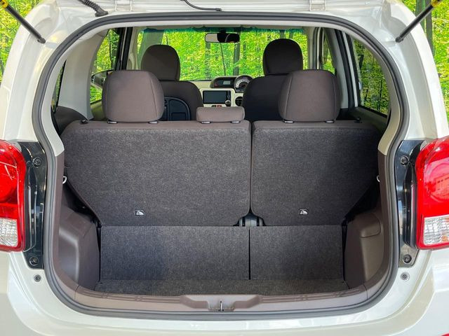 ���i�̂���������ʋ΁A���}���ɏ\���ȉ׎��X�y�[�X���m�ۂ��Ă���܂��B�Z�J���h�V�[�g��|���ƁA�傫�ȉו��̐ύڂ��\�ł���