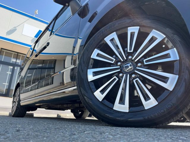 �y����17�C���`�A���~�z�C�[���z�O�ςɃ}�b�`���������A���~�z�C�[���𑕒����Ă���܂��B�e��ЊO�A���~�z�C�[����A�X�^�b�h���X�^�C�����戵�����Ă���܂��B���񂲑��k����������