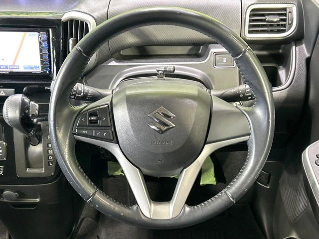 �y�����v�����X�e�A�����O�z�㎿�Ȋv���g�p���邱�ƂŁA��ɂ����������݂ƂĂ��^�]���₷���n���h���ł���