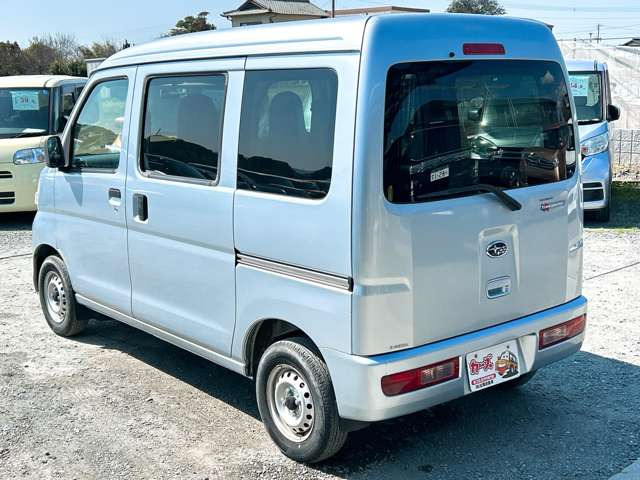 ���X�ł͌y�����Ԃ��畁�ʎԂ܂ŕ��L���I�[�����[�J�[�̎Ԏ�E�F�E�O���[�h��L�x�ɑ����Ă���܂��B