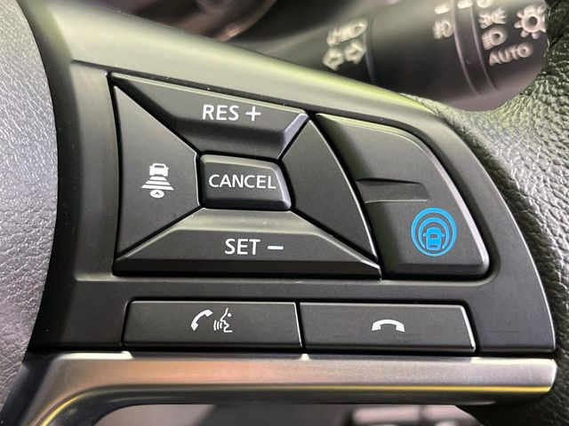 【プロパイロット】高速道路での長距離走行が楽に!!渋滞時と巡回走行のシーンで、アクセル・ブレーキ・ステアリングを自動で制御し、長距離運転の負担を軽減してくれます♪