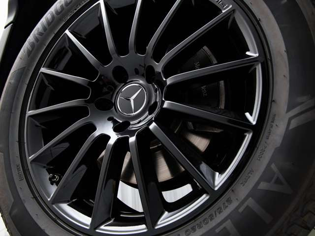 G�N���X�̔̔����т����悻500��𒴂��邨�X�u�A�y���^���É��v�B�Q�����f�̂��Ƃ͐��񂨔C�����������B�e���f���̎�舵���⒍���̔��A�J�X�^��(�h���X�A�b�v)�S�ʂ������Ă���܂��B