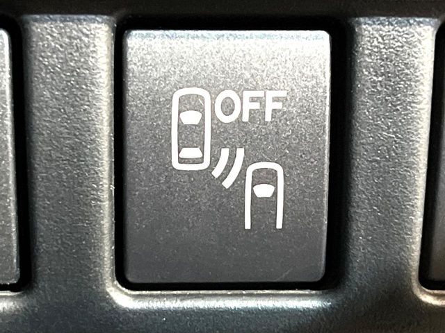 �y�����r�[�N���f�B�e�B�N�V�����z���s���A�h�A�~���[�̎��p�ɂȂ�₷���ӏ��Ɍ㑱�Ԃ��ڋ߂���ƃT�C�h�~���[�t�߂Ɍx����\���A�h���C�o�[�ɒ��ӊ��N�ƁA����̍ۂ̓n���h��������A�V�X�g�����܂��B