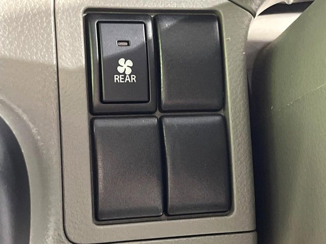 【サーキュレーター】エアコンの風を後部座席まで届けてくれ、広い車内空間でも素早く快適な温度になります♪真夏や真冬に便利な機能です。