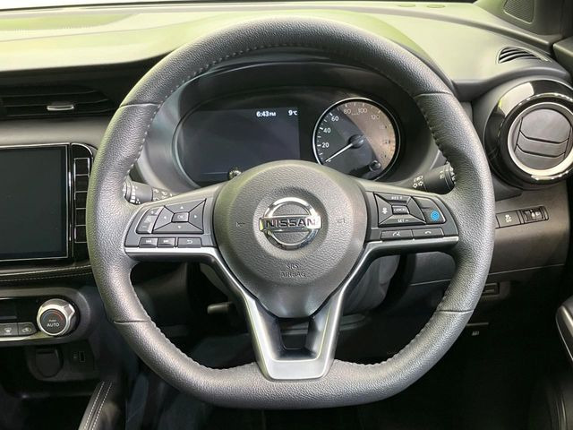 【ステアリングスイッチ】運転中、前方から目線をそらすことなく、オーディオ等の操作が可能な便利機能!安心&快適なドライブを演出してくれます♪