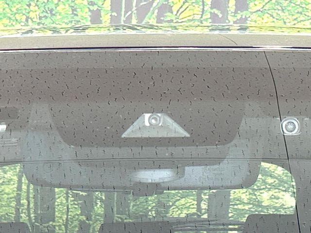 �y�g���^�Z�[�t�e�B�Z���X�z���s���ɑO���̎ԗ�����F�����A�Փ˂������Ȏ��͌x��ƃu���[�L�ŏՓˉ���Ɣ�Q�y�����A�V�X�g�B�����S�Ƀh���C�u�����y���݂��������܂��B