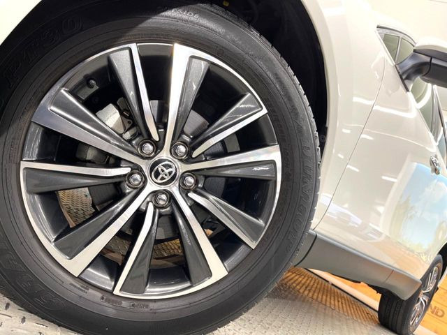 �y����18�C���`�A���~�z�C�[���z�O�ςɃ}�b�`���������A���~�z�C�[���𑕒����Ă���܂��B�e��ЊO�A���~�z�C�[����A�X�^�b�h���X�^�C�����戵�����Ă���܂��B���񂲑��k����������