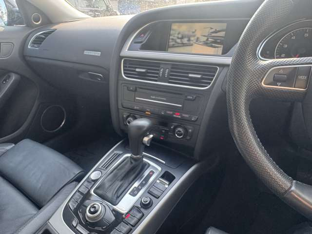 ���[�Ԃ܂łɎԗ������Ȃǐ�C�X�^�b�t����Ƃ������܂��� �����̓X�`�[�������͂��߁A�ł��邾���C���悭����肢��������悤�����������܂�!�O���͋@�B�Ŗ����������āA���b�N�X�R�[�e�B���O�������Ă��܂��B