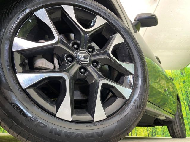 �y����18�C���`�A���~�z�C�[���z�O�ςɃ}�b�`���������A���~�z�C�[���𑕒����Ă���܂��B�e��ЊO�A���~�z�C�[����A�X�^�b�h���X�^�C�����戵�����Ă���܂��B���񂲑��k����������