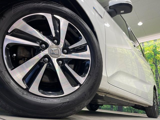 �y����15�C���`�A���~�z�C�[���z�O�ςɃ}�b�`���������A���~�z�C�[���𑕒����Ă���܂��B�e��ЊO�A���~�z�C�[����A�X�^�b�h���X�^�C�����戵�����Ă���܂��B���񂲑��k����������