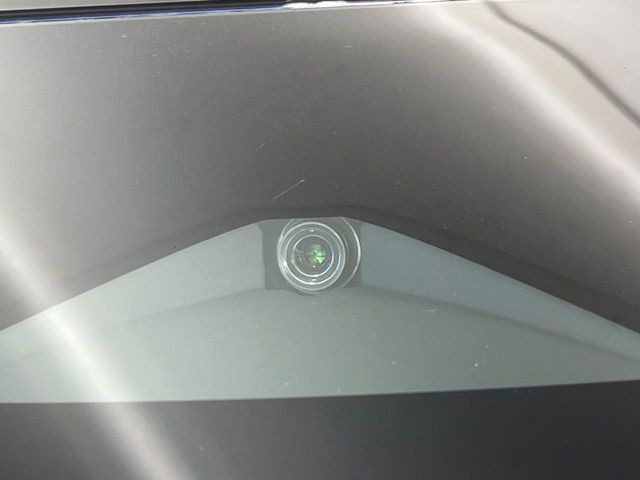 �y�C���e���W�F���g�G�}�[�W�F���V�[�u���[�L�z�t�����g�J�����őO���̎ԗ�����s�҂����m�B�Փ˂������Ȏ��͏Փ˔�Q�y���u���[�L���쓮�A�Փˉ�����T�|�[�g�B�����S�Ƀh���C�u�����y���݂��������܂��B