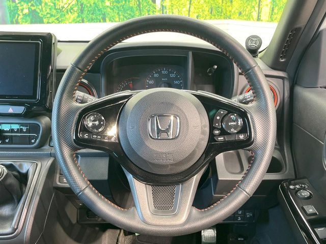 �y�����v�����X�e�A�����O�z�㎿�Ȋv���g�p���邱�ƂŁA��ɂ����������݂ƂĂ��^�]���₷���n���h���ł���