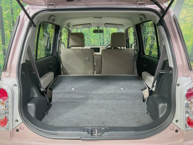 ���i�̂���������ʋ΁A���}���ɏ\���ȉ׎��X�y�[�X���m�ۂ��Ă���܂��B�Z�J���h�V�[�g��|���ƁA�傫�ȉו��̐ύڂ��\�ł���