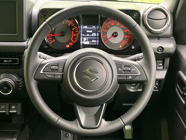 �y�����v�����X�e�A�����O�z�㎿�Ȋv���g�p���邱�ƂŁA��ɂ����������݂ƂĂ��^�]���₷���n���h���ł���