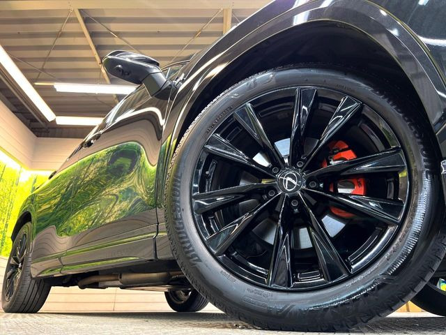 �y����20�C���`�A���~�z�C�[���z�O�ςɃ}�b�`���������A���~�z�C�[���𑕒����Ă���܂��B�e��ЊO�A���~�z�C�[����A�X�^�b�h���X�^�C�����戵�����Ă���܂��B���񂲑��k����������